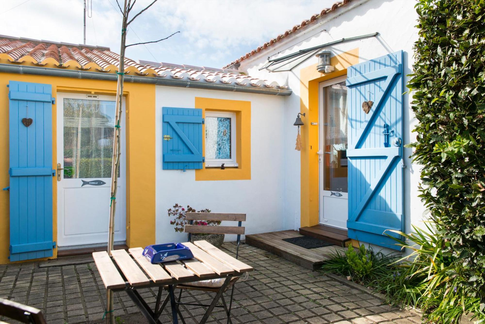 Les Yeux Bleus Bed & Breakfast Нуармутье Экстерьер фото