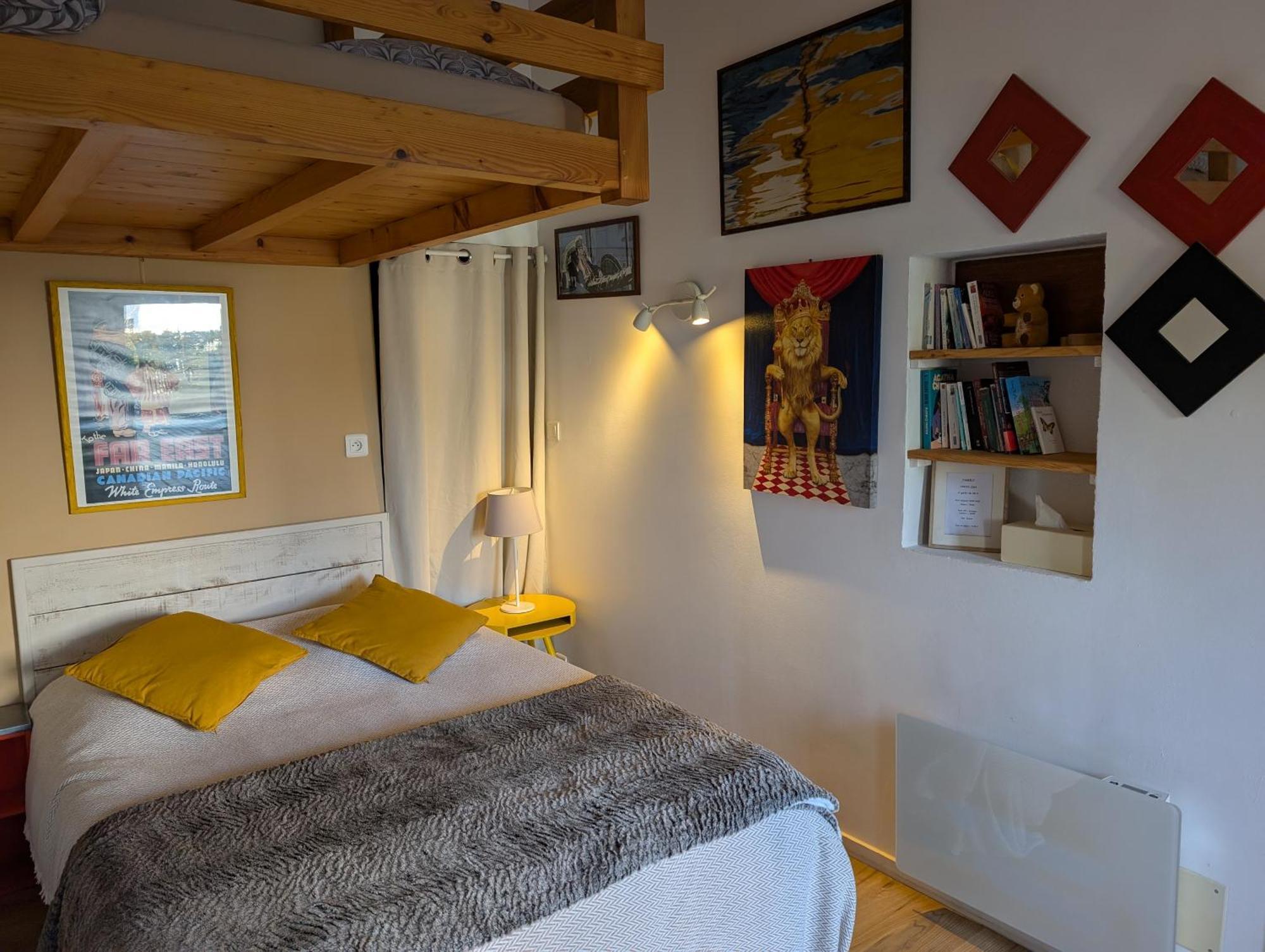 Les Yeux Bleus Bed & Breakfast Нуармутье Номер фото