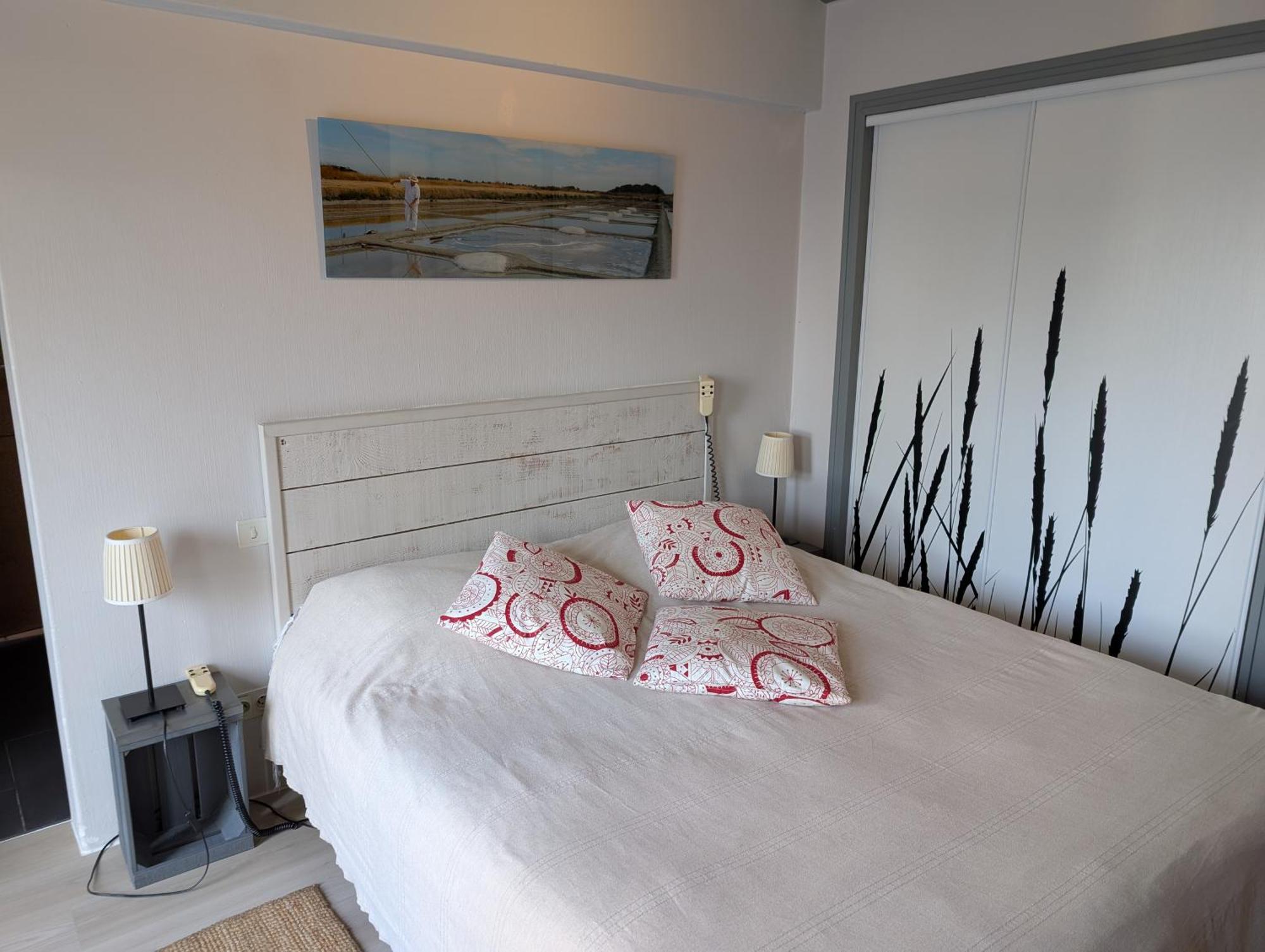 Les Yeux Bleus Bed & Breakfast Нуармутье Экстерьер фото